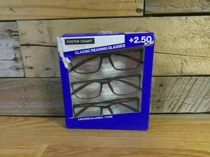 lot 52 image: Foster Grant Design Optics Reading Glasses (2.50)