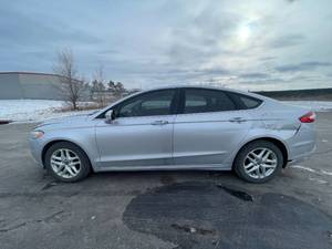 lot 10 image: 2014 Ford Fusion SE