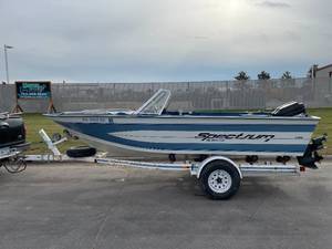 lot 18A image: 1992 Spectrum 1706 17Ft Boat