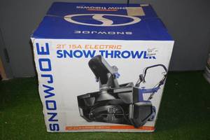 lot 2 image: Snow Joe 21 15 Amp Electric Snow Thrower