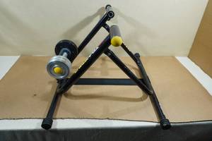 lot 10 image: Blackburn Mag Trakstand Indoor Bicycle Trainer