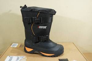 lot 25 image: Baffin Wolf Winter Boots - Mens 12
