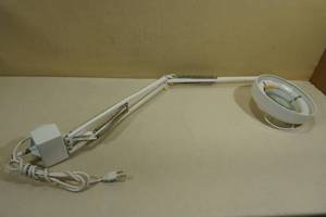 lot 44 image: Magnified Articulating Light