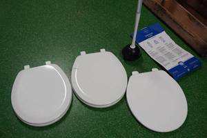 lot 120 image: 3 Round Toilet Seats with Plunger