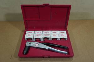 lot 137 image: Hand Riveter Set
