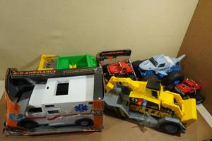 lot 149 image: Assorted RC Cars -No Remotes