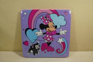 lot 154 image: Minnie Mouse Kids Folding Table 20x20