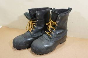 lot 157 image: Bushmaster Boots -Size 12