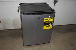 lot 160 image: Whirlpool 2.7cu ft Refrigerator