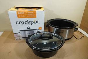 lot 161 image: Classic 7qt Crockpot Missing Lid plus Insert for Crockpot