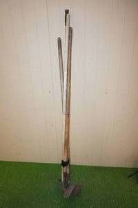 lot 163 image: Assorted Tools - Hoe, ChipperScraper, Magnet