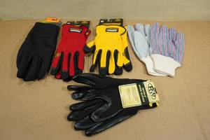 lot 197 image: Assorted Work Gloves