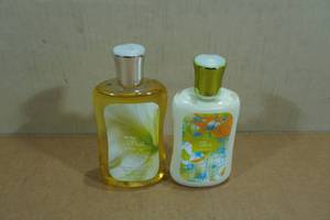 lot 201 image: Bath & Body Shower Gel and Lotion -White Citrus