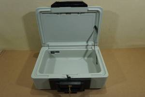 lot 216 image: Sentry 1100 Fire Proof Safe Box