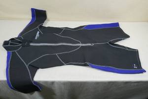 lot 263 image: Cressi Lido 2mm Womens Purple Wet Suit