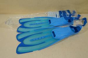 lot 267 image: Cressi Rondinella Aquamarine Blue Snorkel Fins
