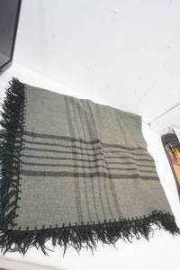 lot 3 image: Dark Green wool throw blanket