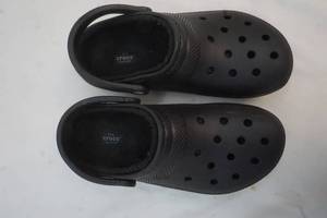 lot 85 image: Black Crocs size M6