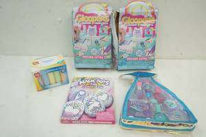 lot 98 image: NEW Kid Toys