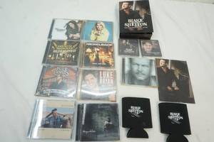 lot 107 image: Variety of CDs
