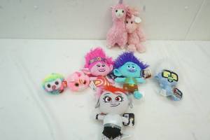 lot 120 image: Toys Beanie Babies, Trolls