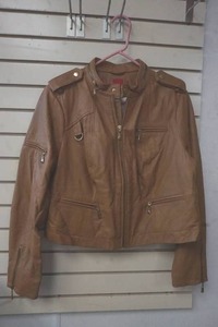 lot 156 image: NEW Women Clothing