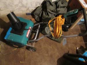 lot 67 image: Works Electric snow blower with extension cord