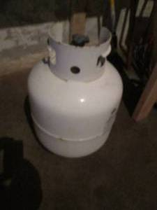 lot 79 image: 20 lb empty propane cylinder