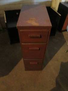 lot 86 image: Heavy vintage space saving 3-drawer storage tower