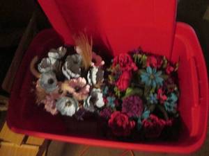 lot 95 image: Large covered tote with faux floral decor arrangements