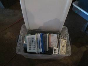 lot 98 image: Tote loaded with a variety of organizer baskets and supplies