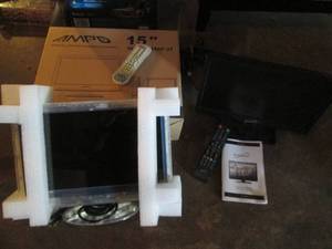 lot 113 image: Ampd 15 sltv-q519AP-3T flat screen tv with original box
