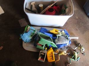 lot 120 image: Large covered tote of lawn chemicals and supplies plus outdoor frog decor
