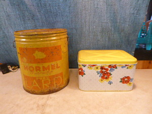 2 Vintage Tins