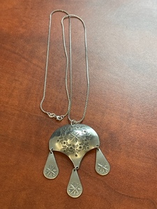 lot 5 image: Vintage Norsk Handarbeide .925 Sterling Silver Necklace