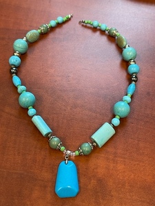 lot 17 image: Fashion Necklace
