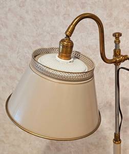lot 27 image: Vintage Painted Floor Lamp