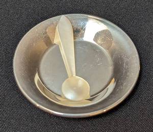 lot 32 image: Sterling Silver Salt Cellar and Miniature Dish