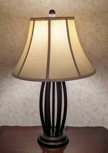 lot 42 image: Decorative Bronze Table Lamp