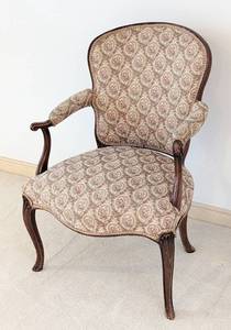 lot 51 image: Elegant Vintage Armchair