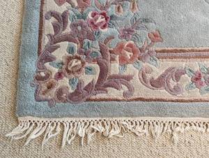 lot 62 image: Floral Wool Area Rug