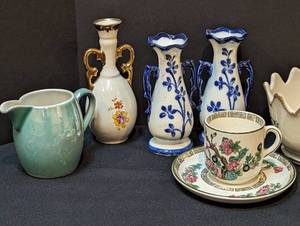 lot 90 image: Assorted Vintage Painted Porcelain