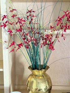 lot 95 image: Variety of Home Decor Items