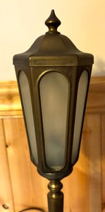 lot 113 image: Petite Vintage Brass Lamp