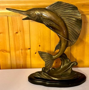lot 26 image: Vintage Metal Swordfish Figurine