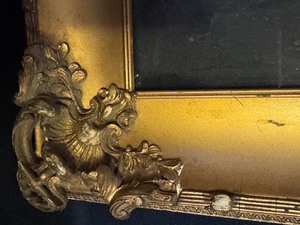 lot 46 image: Vintage Gilded Frame