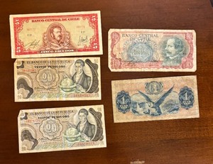 lot 526 image: Foreign Currency