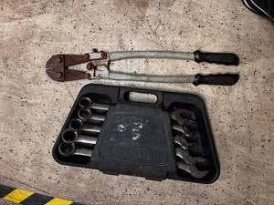 lot 348 image: Large Socket Set & Bolt Cutter