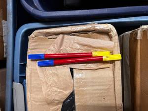 lot 353 image: 4 Cases of PensHighlighters - 700 Per Case