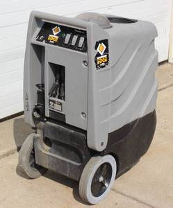 lot 24 image: Kleen Rite Edge 100 Commercial Heavy Duty Vacuum Cleaner  Extractor With Heat